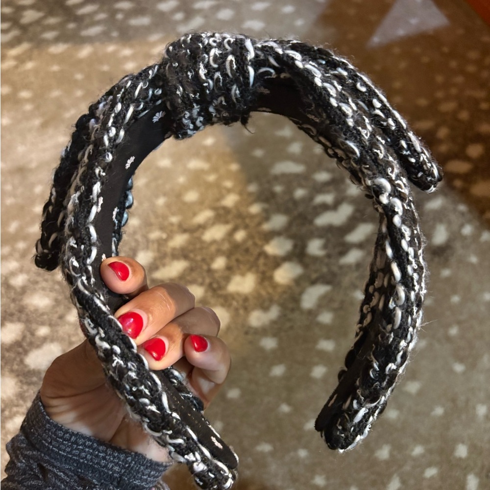 Lele Sadoughi Black and white knotted headband